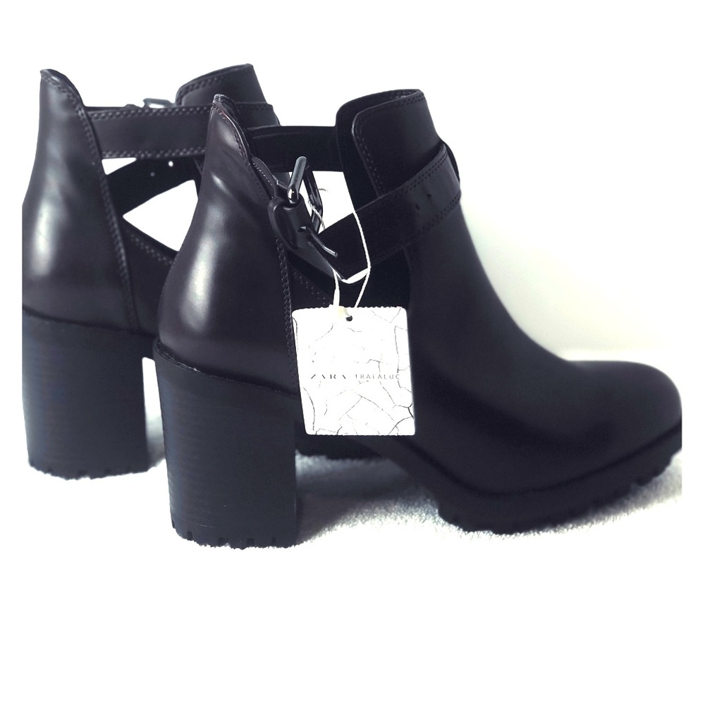 Size 8 Black Ladies Buckled Boots 💥Zara Trafaluc.